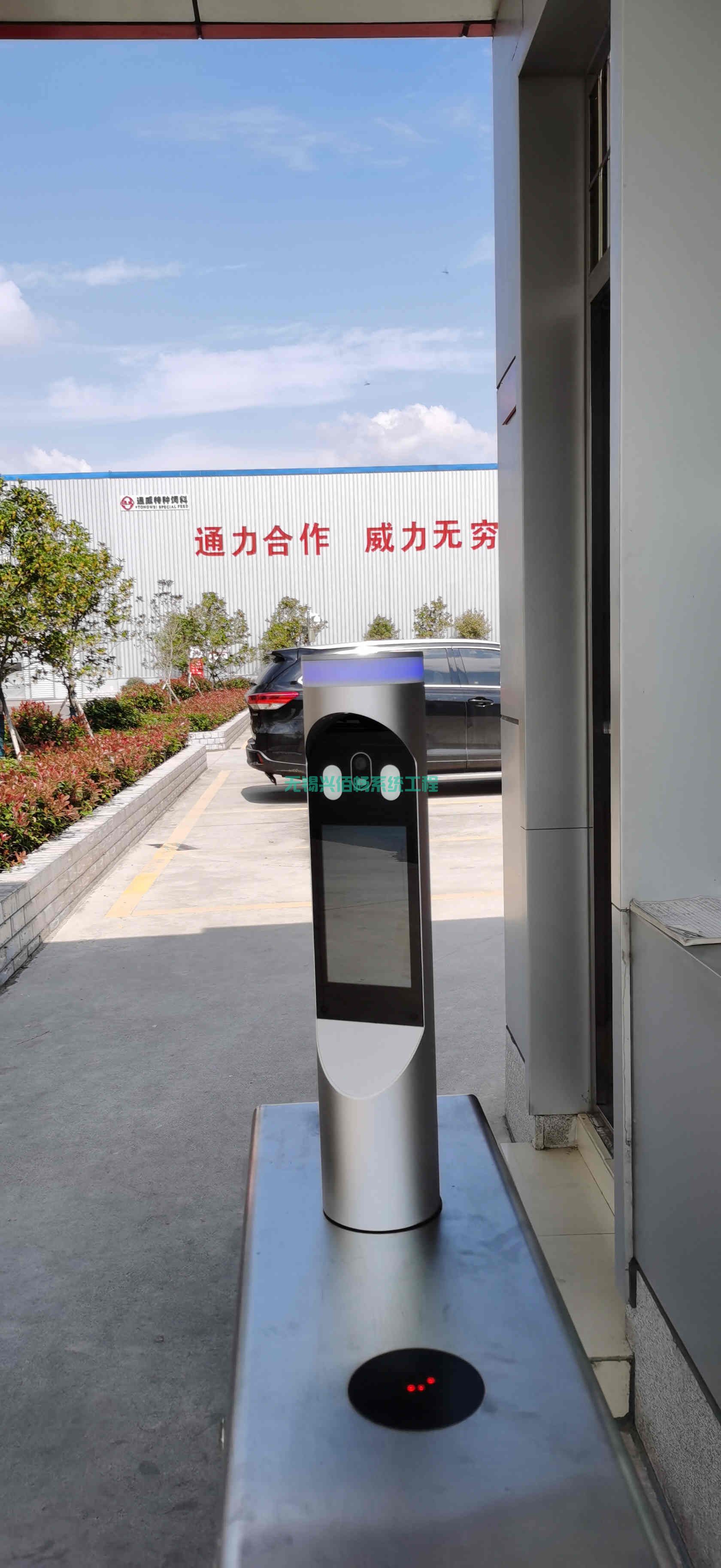 人臉識別通道閘(圖1)